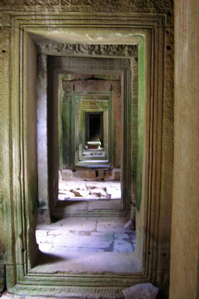 Bayon corridor