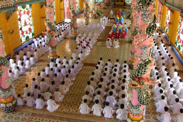 Cao Dai ceremony